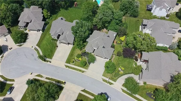 9425 N Spruce CT, Kansas City, MO 64156