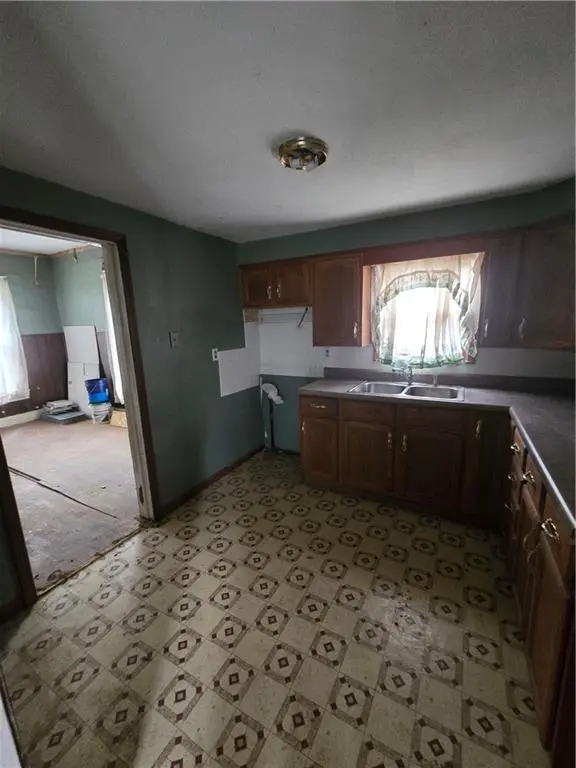 705 N New York AVE, Sedalia, MO 65301