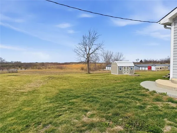 1002 S Hughes ST, Hamilton, MO 64644