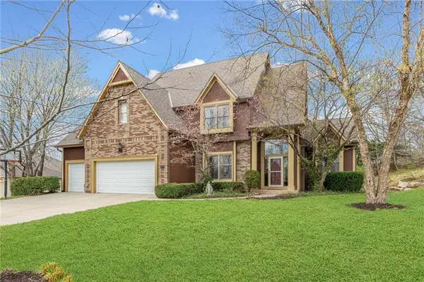 10400 River Hills DR, Parkville, MO 64152