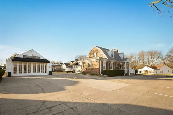 203 SW Jefferson ST, Lee's Summit, MO 64063