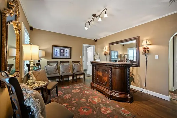 203 SW Jefferson ST, Lee's Summit, MO 64063