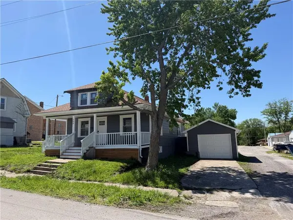 208 N Camden ST, Richmond, MO 64085
