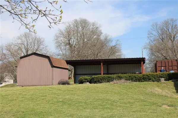 4033 NE Parvin RD, Kansas City, MO 64117