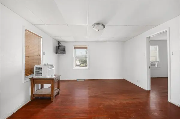 5109 Lake AVE, St Joseph, MO 64504