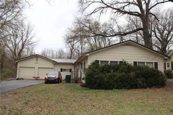 1401 N Main ST, Pittsburg, KS 66762