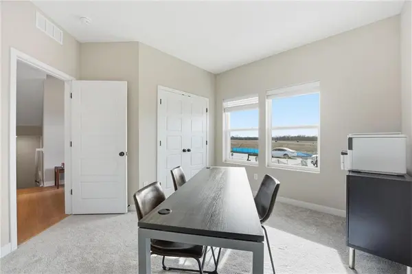 18275 W 166th TER, Olathe, KS 66062