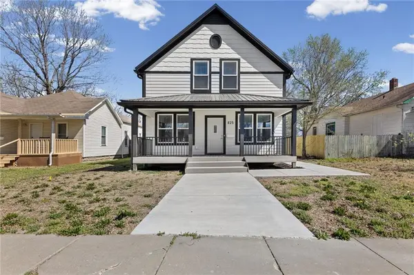 825 Main ST, Ottawa, KS 66067