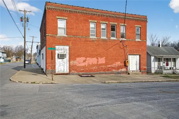 1802 Olive ST, St Joseph, MO 64507