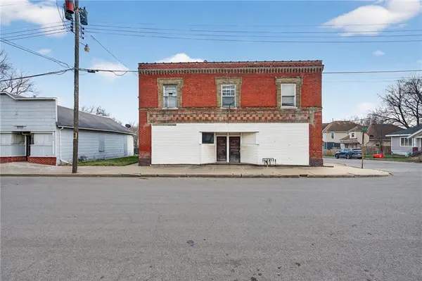 1802 Olive ST, St Joseph, MO 64507