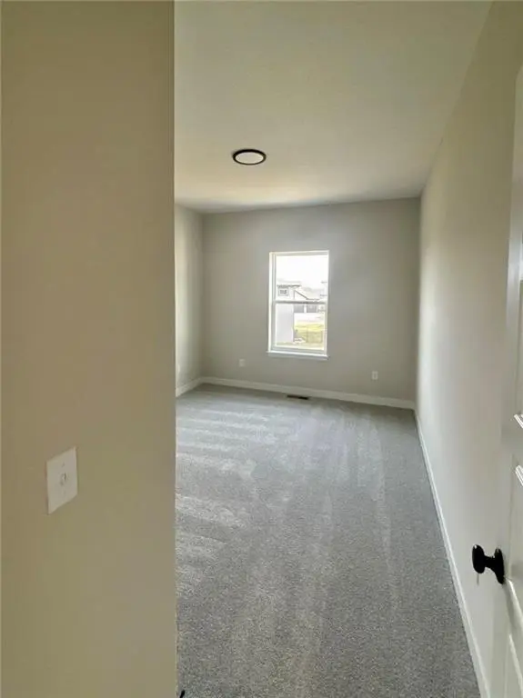 8919 SW 6th ST, Blue Springs, MO 64064