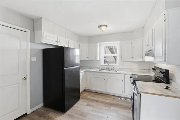 9609 E 68th ST, Raytown, MO 64133