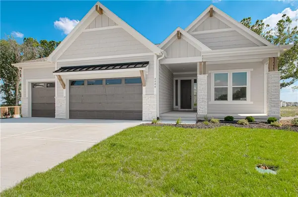 4800 NW Huonker CT, Riverside, MO 64150