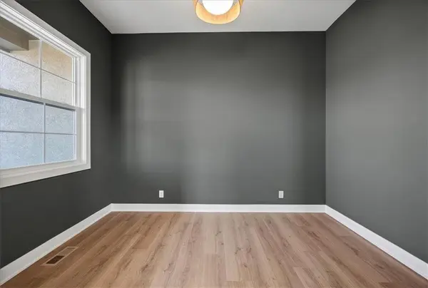 4705 NW Sienna RDG, Riverside, MO 64150