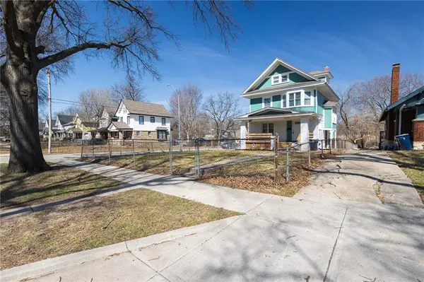 3200 Lockridge ST, Kansas City, MO 64128