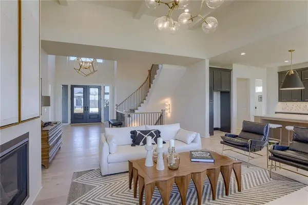 2424 W 177th ST, Overland Park, KS 66085