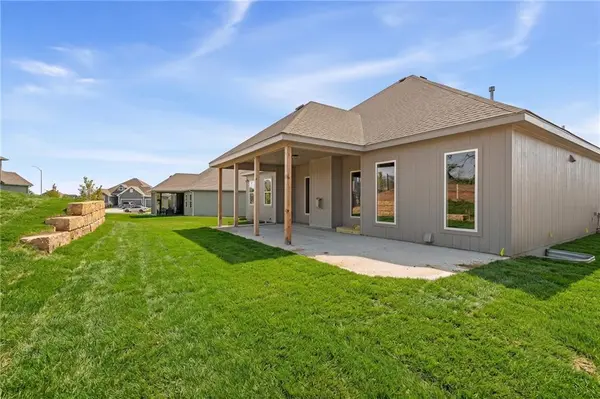 6934 NE 102nd ST, Kansas City, MO 64156