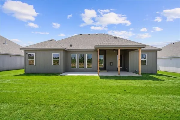 6930 NE 102nd ST, Kansas City, MO 64156