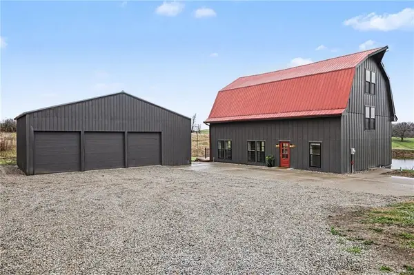 8673 W MO-116 HWY, Gower, MO 64454
