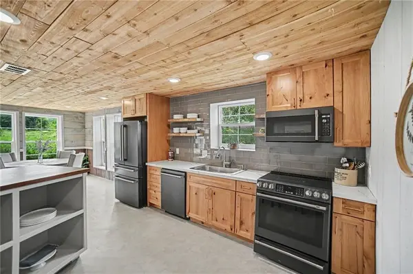 8673 W MO-116 HWY, Gower, MO 64454