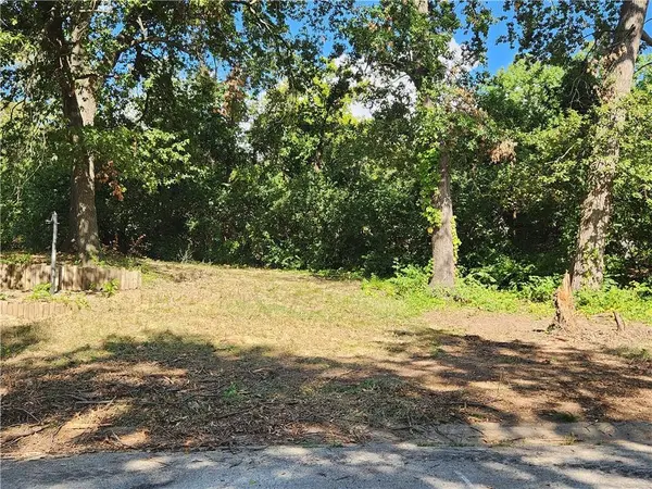 Ash AVE, Raytown, MO 64138