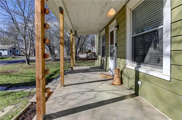 511 N Main ST, Corder, MO 64021