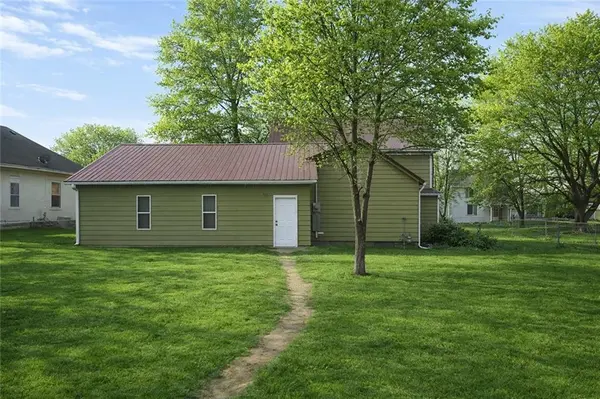 511 N Main ST, Corder, MO 64021