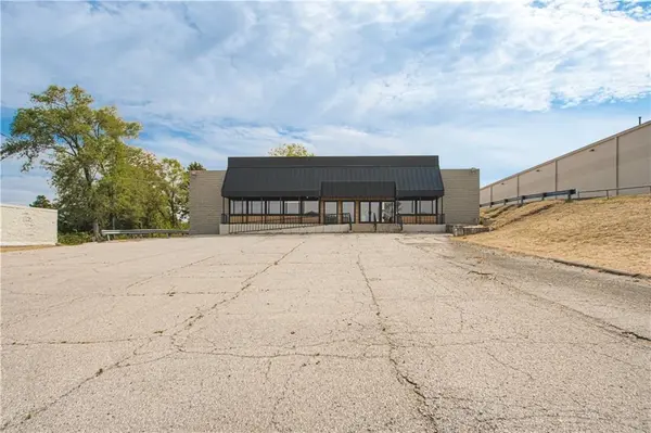 4541 S Noland RD, Independence, MO 64055
