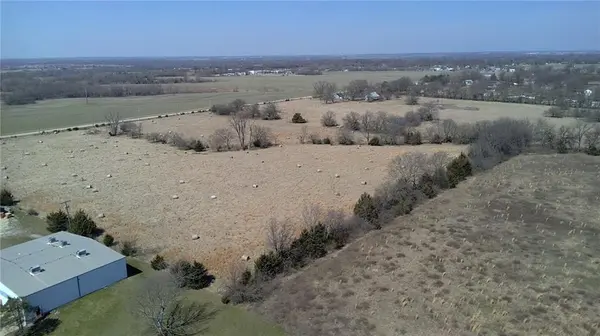 20305 Metcalf AVE, Bucyrus, KS 66013