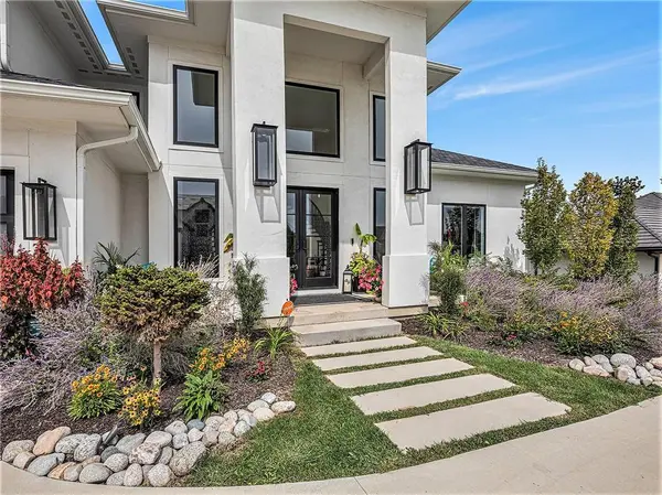 21384 W 93 CT, Lenexa, KS 66220