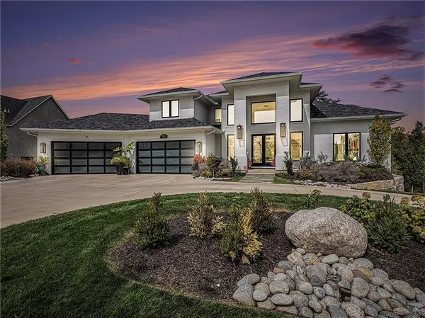 21384 W 93 CT, Lenexa, KS 66220