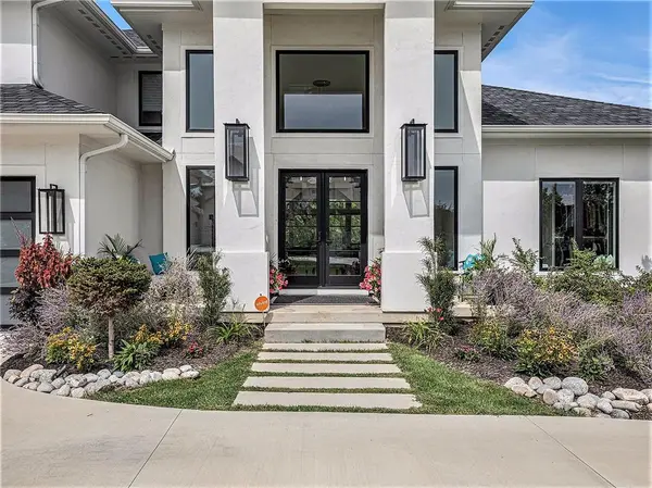 21384 W 93 CT, Lenexa, KS 66220