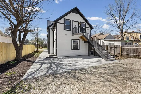 825 S Main ST, Ottawa, KS 66067