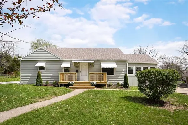 8301 Highland AVE, Kansas City, MO 64131