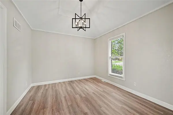 4412 E 104th ST, Kansas City, MO 64137
