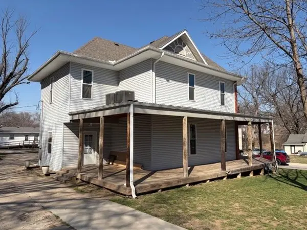 401 N 9th ST, Atchison, KS 66002