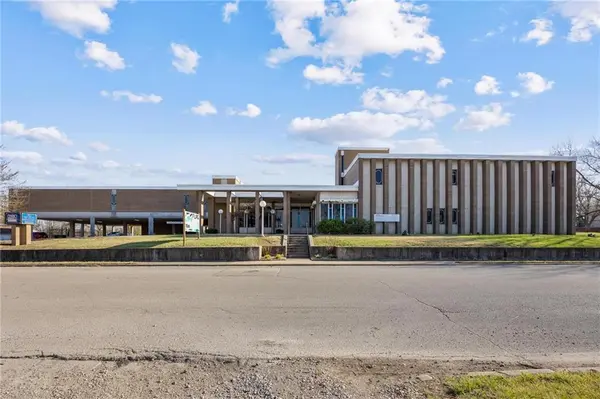 710 W 8th ST, Fort Scott, KS 66701