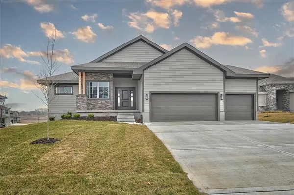 2306 W Wabash ST, Olathe, KS 66061