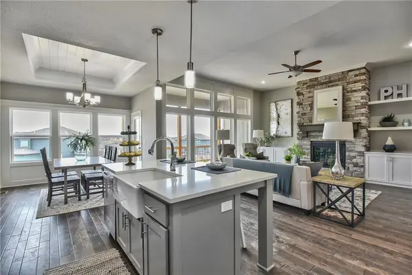 2306 W Wabash ST, Olathe, KS 66061