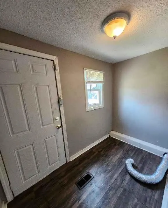 2203 Agnes AVE, Kansas City, MO 64127