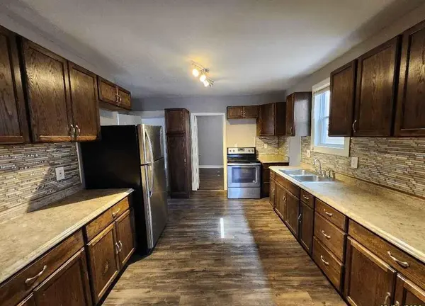 2203 Agnes AVE, Kansas City, MO 64127