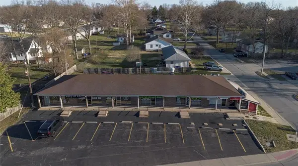 12200 Johnson DR, Shawnee, KS 66216