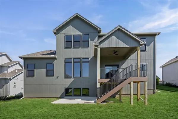 7605 NE 103rd TER, Kansas City, MO 64157