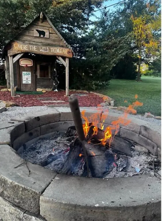 65 Raccoon DR, Mound City, KS 66056