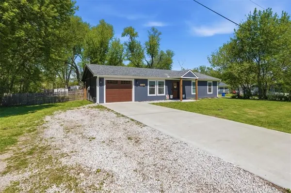 402 S Mill ST, Strasburg, MO 64090