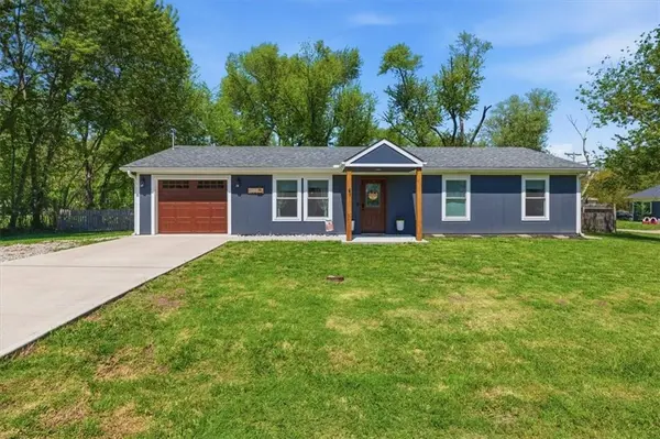 402 S Mill ST, Strasburg, MO 64090