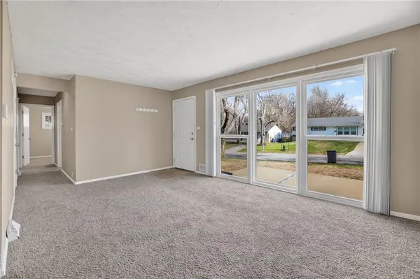 11104 BRISTOL TER, Kansas City, MO 64134