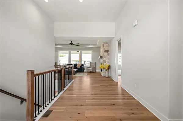 25010 W 89th TER, Lenexa, KS 66227