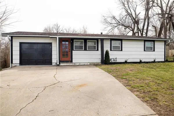 9201 E 79th ST, Kansas City, MO 64138