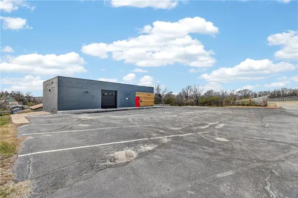 7315 Sni A Bar RD, Kansas City, MO 64129